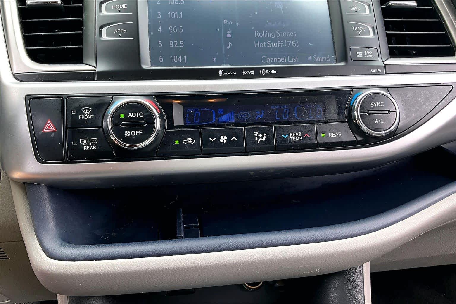 2016 Toyota Highlander XLE Silver Sky Metallic at AutoNation USA Katy