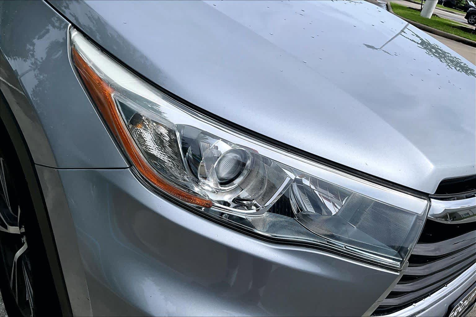 2016 Toyota Highlander XLE Silver Sky Metallic at AutoNation USA Katy