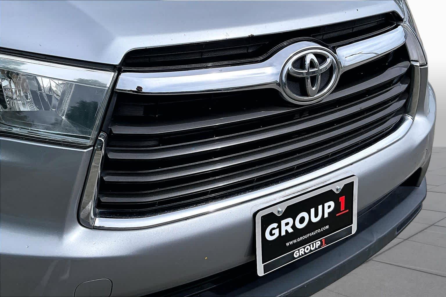 2016 Toyota Highlander XLE Silver Sky Metallic at AutoNation USA Katy