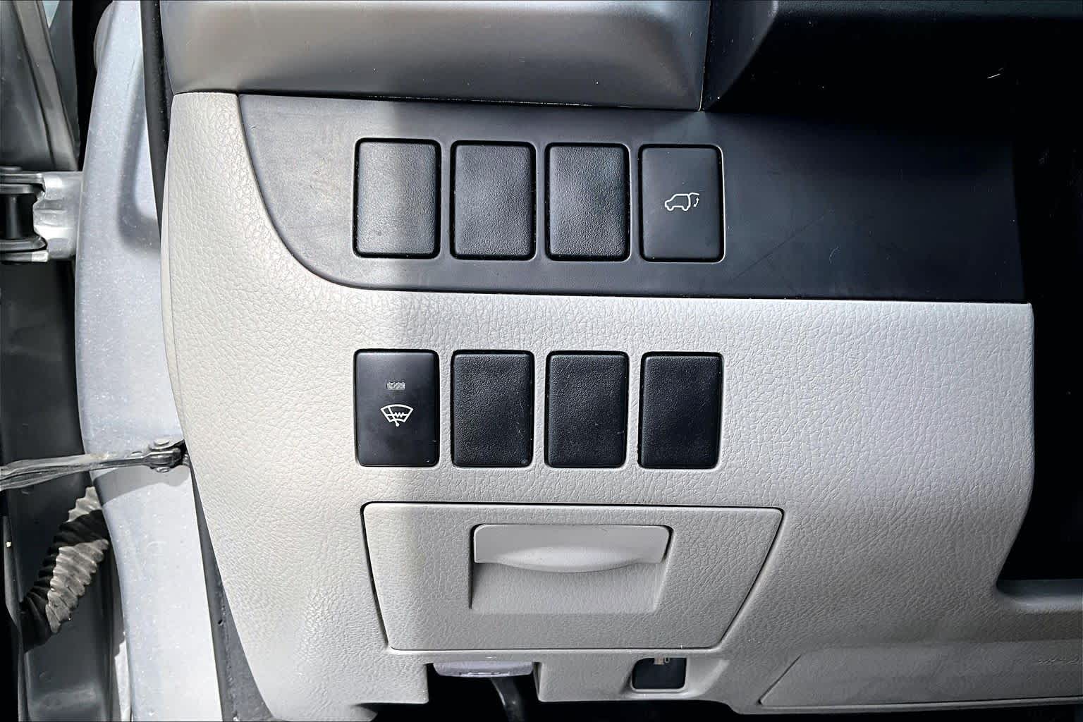 2016 Toyota Highlander XLE Silver Sky Metallic at AutoNation USA Katy