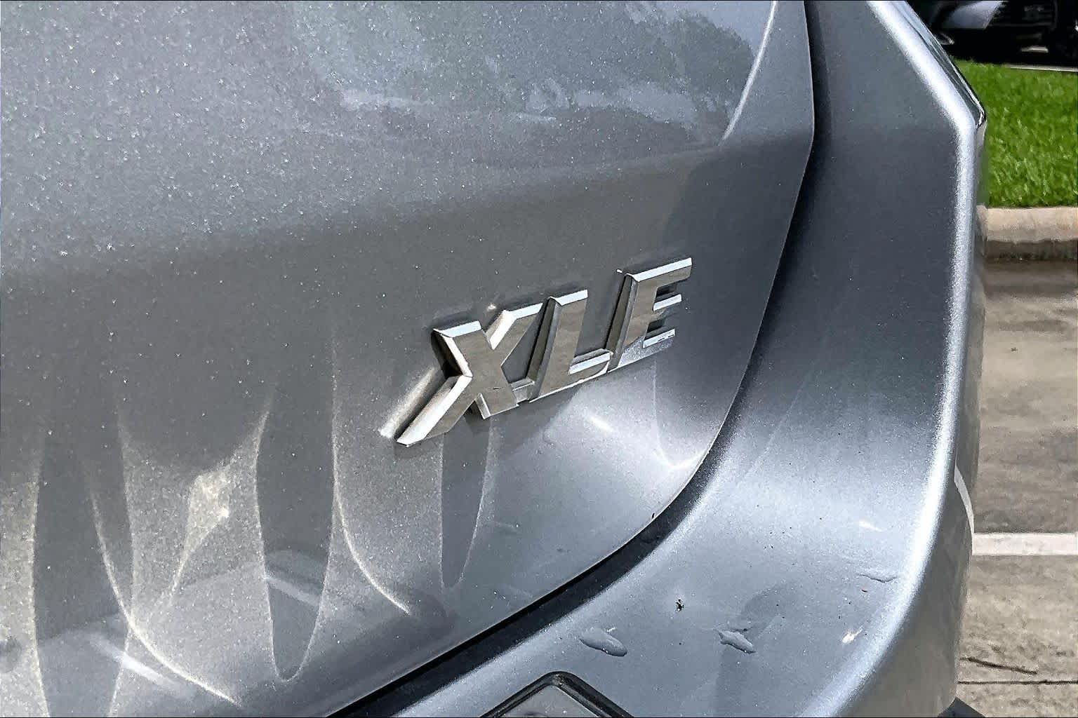 2016 Toyota Highlander XLE Silver Sky Metallic at AutoNation USA Katy
