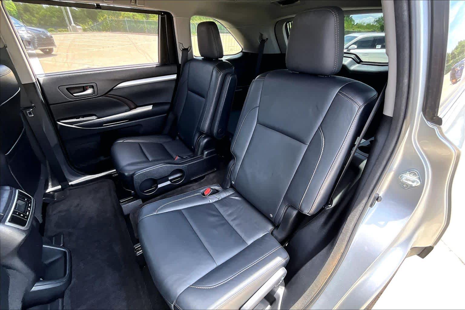 2015 Toyota Highlander XLE Silver Sky Metallic at Mac Haik Ford