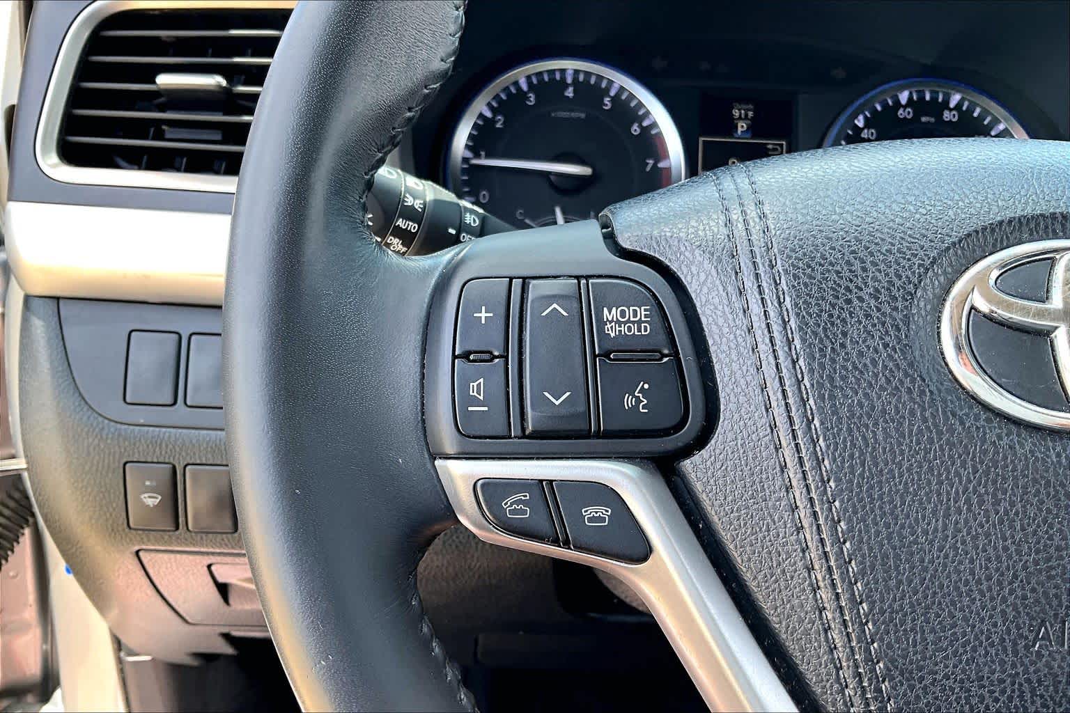 2015 Toyota Highlander XLE Silver Sky Metallic at Mac Haik Ford