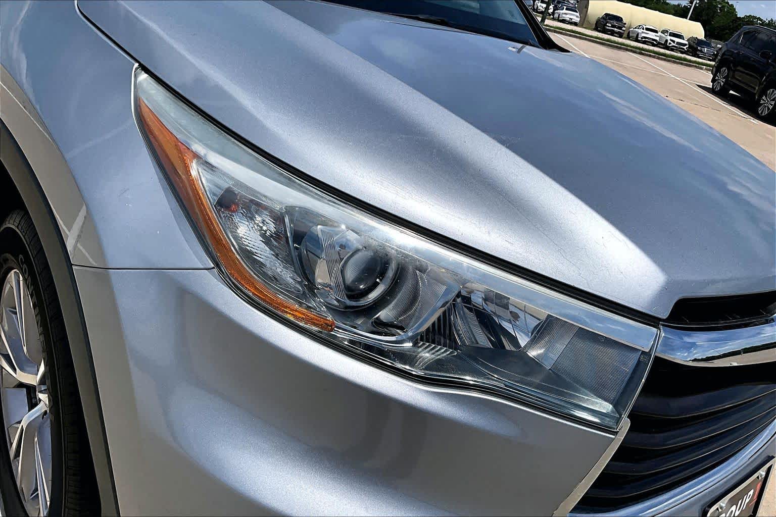 2015 Toyota Highlander XLE Silver Sky Metallic at Mac Haik Ford