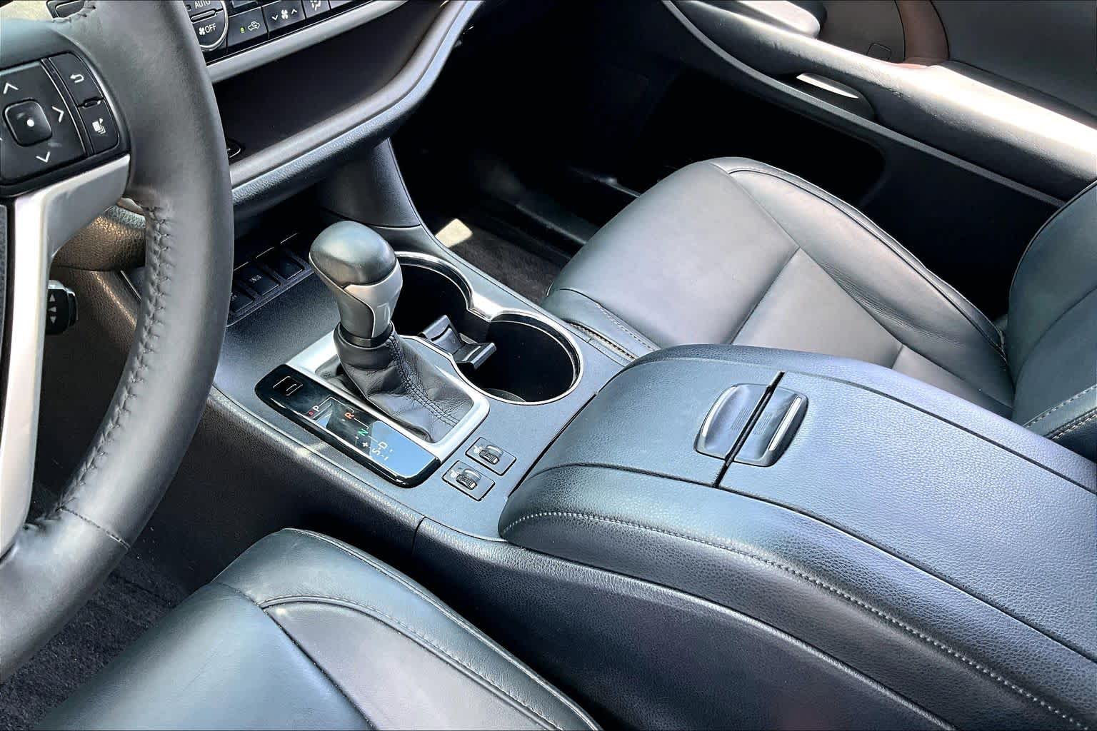 2015 Toyota Highlander XLE Silver Sky Metallic at Mac Haik Ford