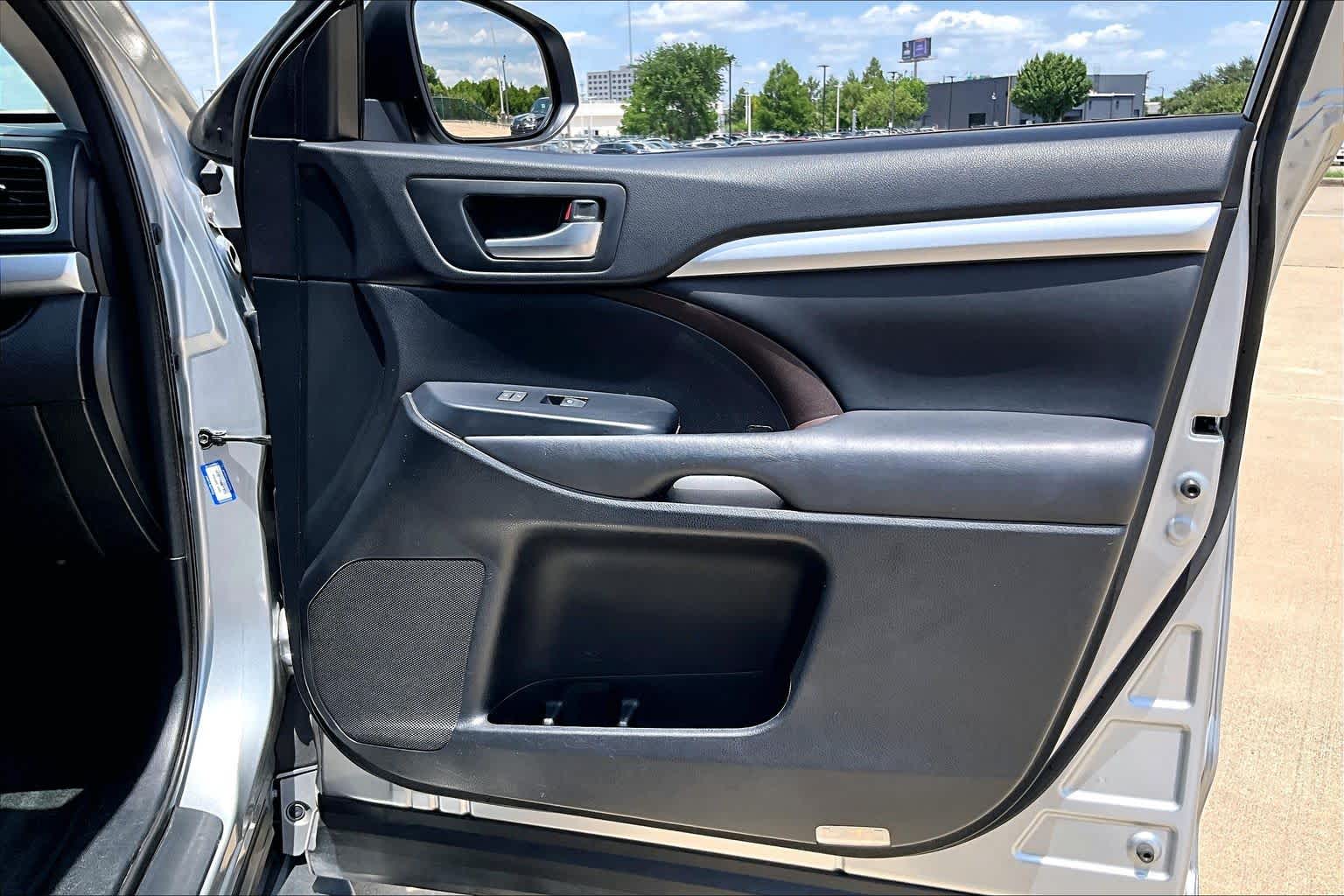 2015 Toyota Highlander XLE Silver Sky Metallic at Mac Haik Ford