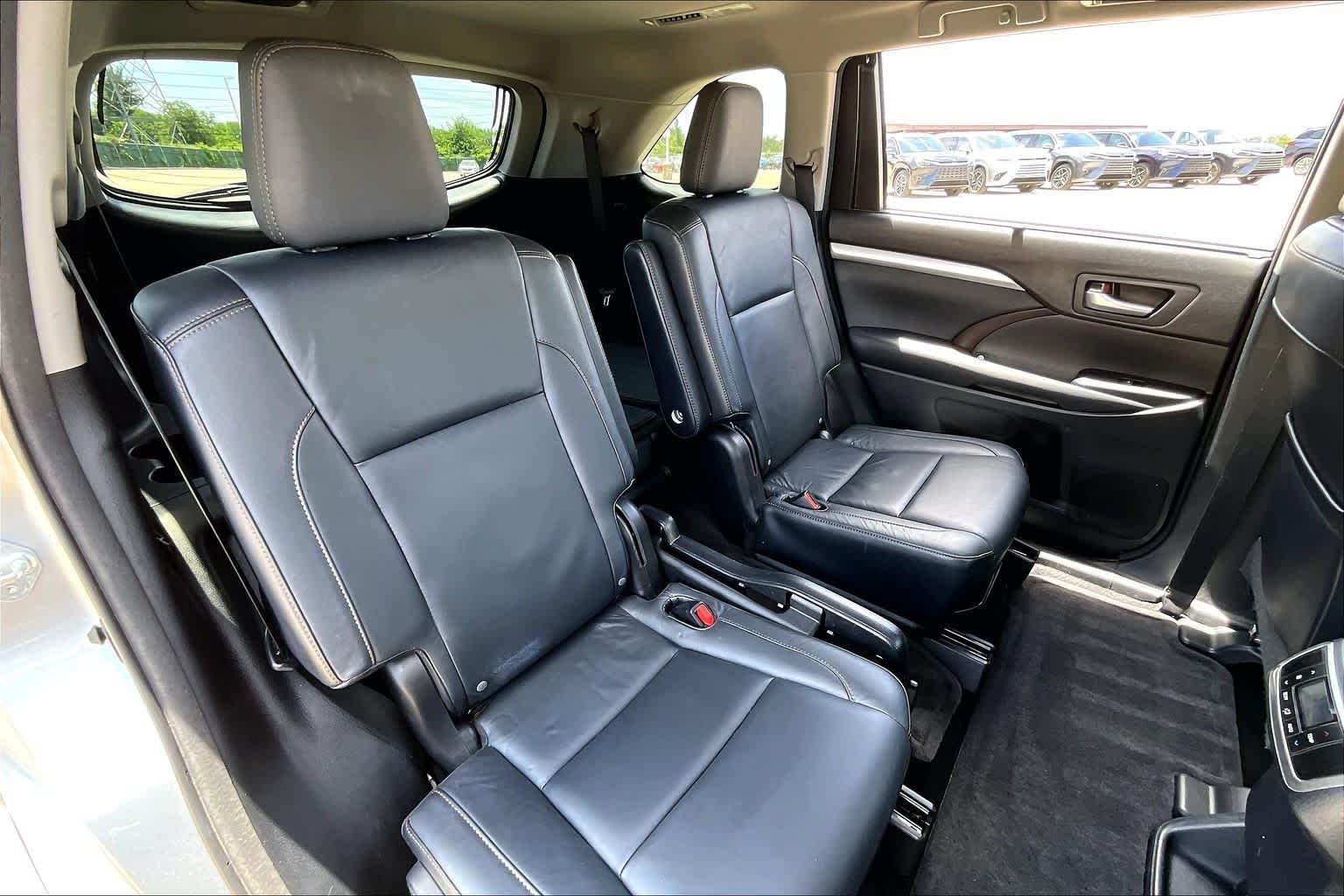 2015 Toyota Highlander XLE Silver Sky Metallic at Mac Haik Ford