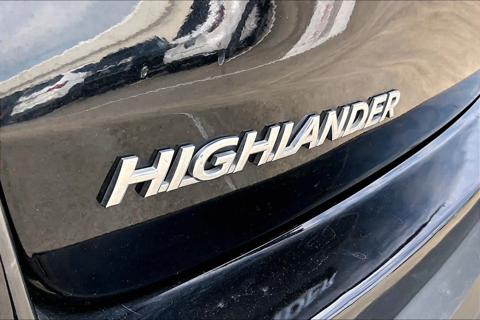 2017 Toyota Highlander photo 29 of 33