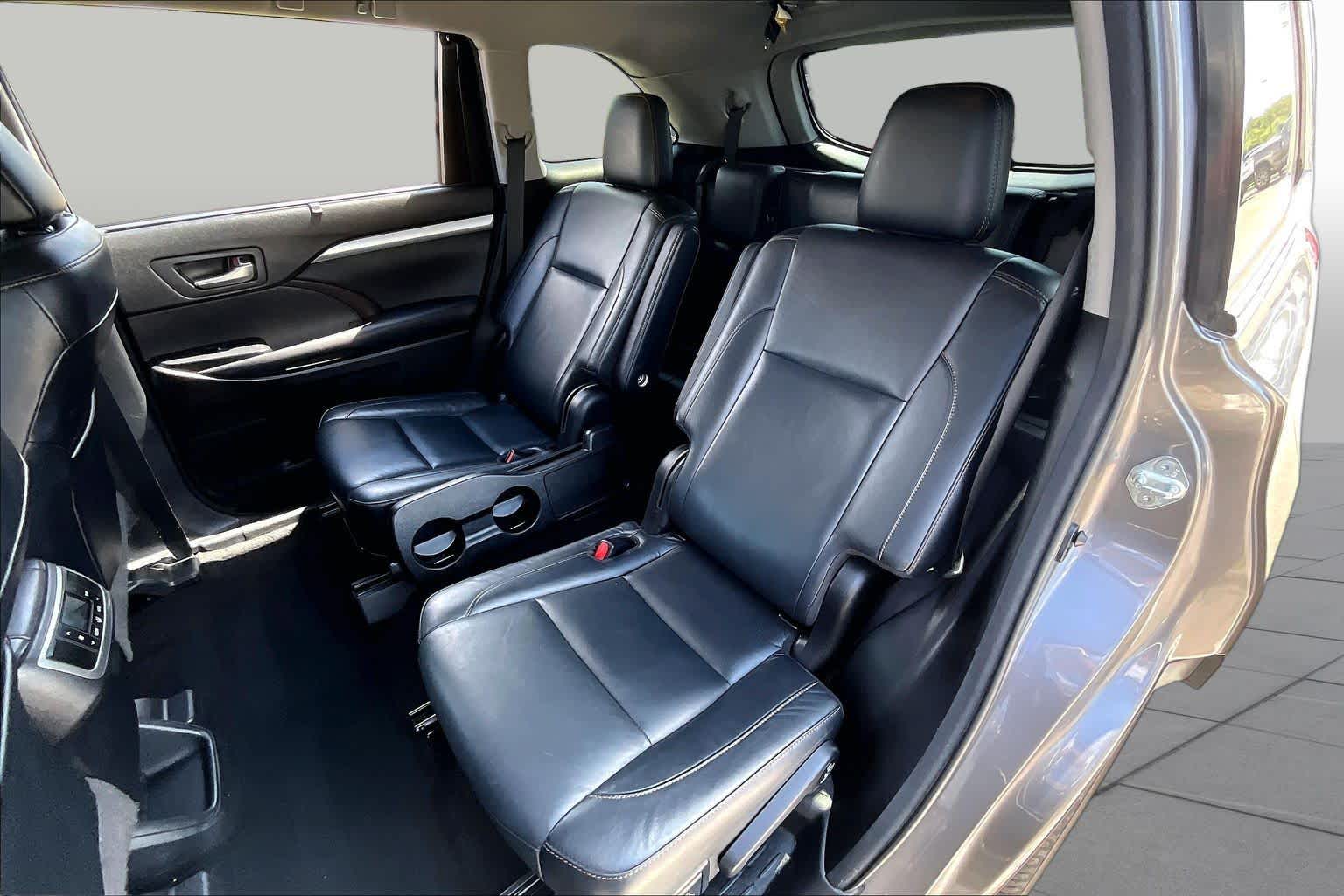 2017 Toyota Highlander XLE Predawn Gray Mica at Group 1 Toyota Southwest