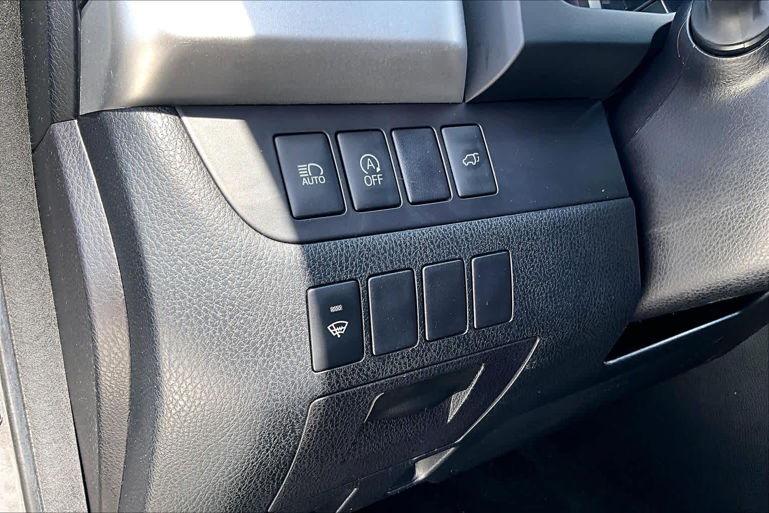 2017 Toyota Highlander XLE Predawn Gray Mica at Group 1 Toyota Southwest