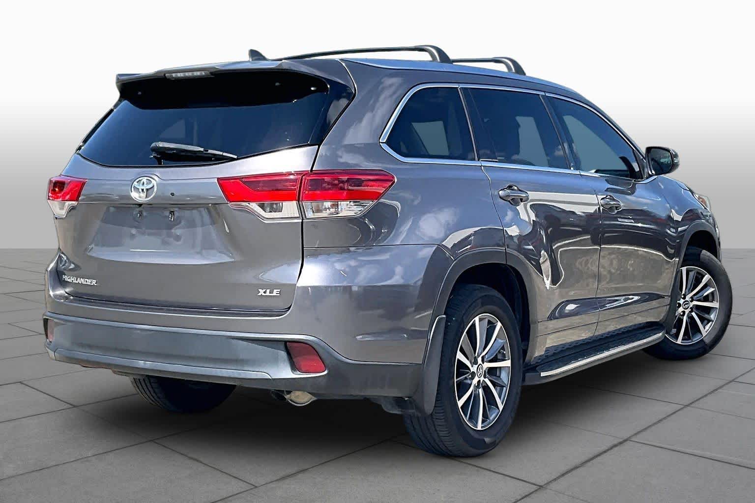 2017 Toyota Highlander XLE Predawn Gray Mica at Group 1 Toyota Southwest