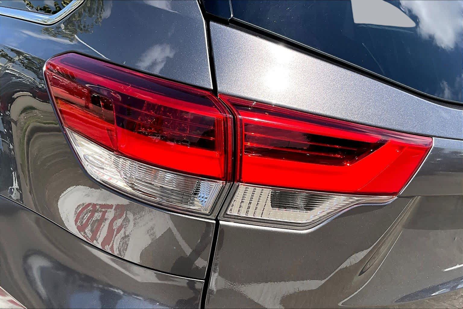 2017 Toyota Highlander XLE Predawn Gray Mica at Group 1 Toyota Southwest
