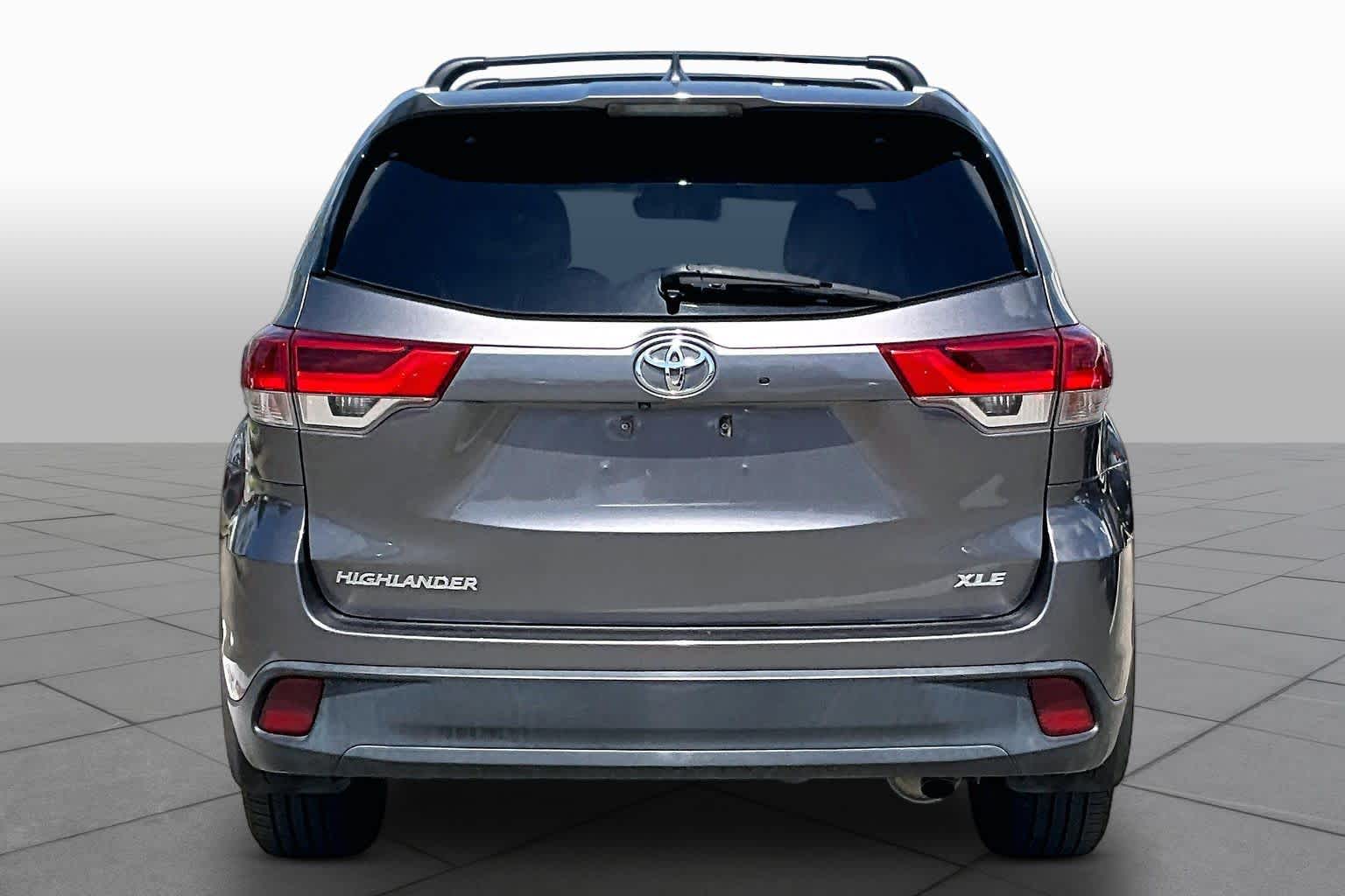 2017 Toyota Highlander XLE Predawn Gray Mica at Group 1 Toyota Southwest