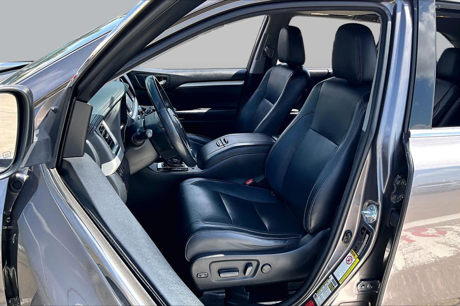 2017 Toyota Highlander XLE Predawn Gray Mica at Group 1 Toyota Southwest