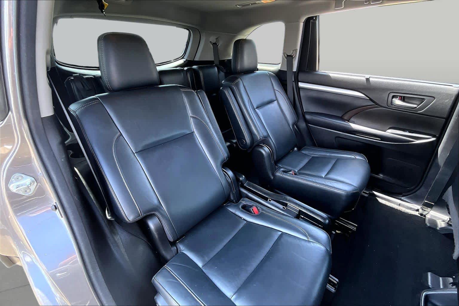 2017 Toyota Highlander XLE Predawn Gray Mica at Group 1 Toyota Southwest