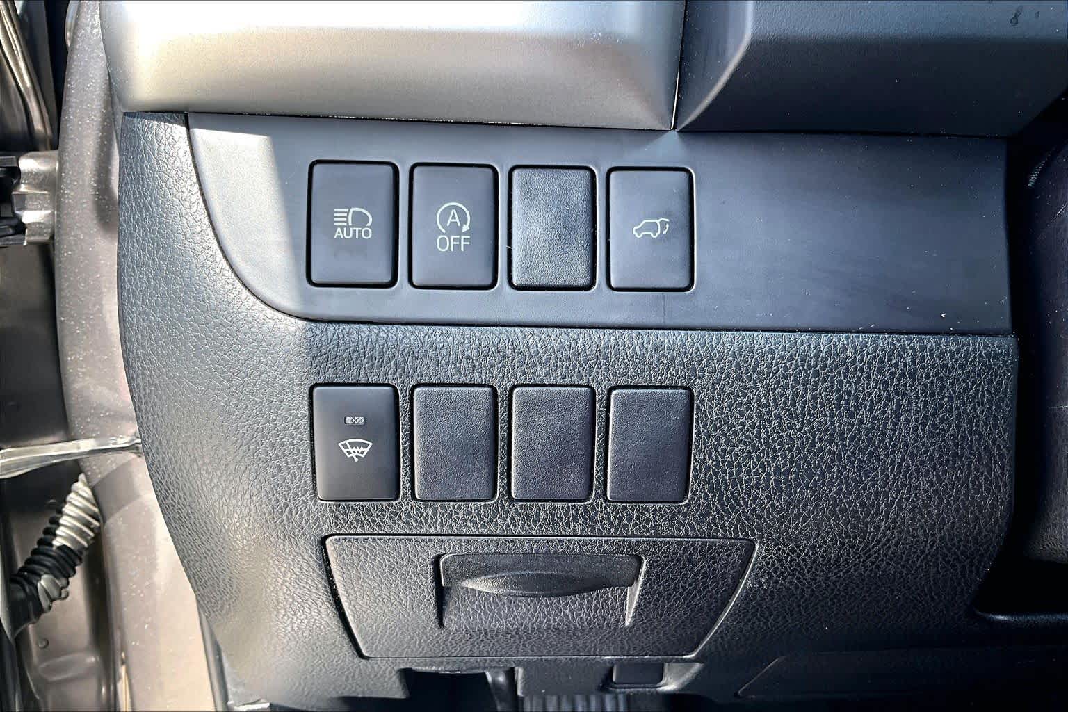 2017 Toyota Highlander XLE Predawn Gray Mica at Group 1 Toyota Southwest
