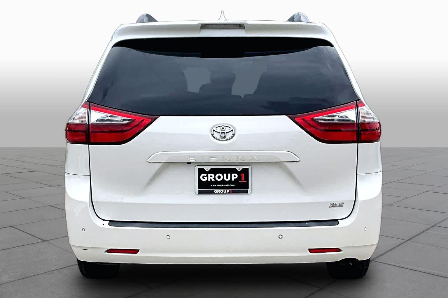 2020 Toyota Sienna XLE Premium Blizzard Pearl at AutoNation USA Katy