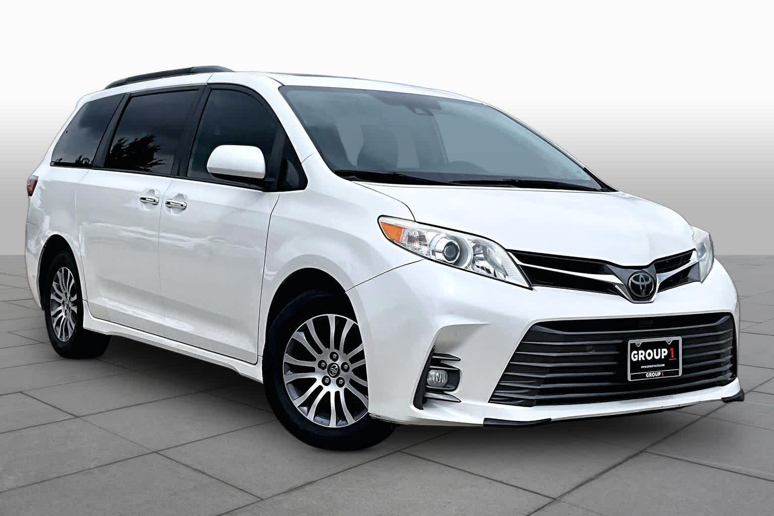 2020 Toyota Sienna XLE Premium Blizzard Pearl at AutoNation USA Katy