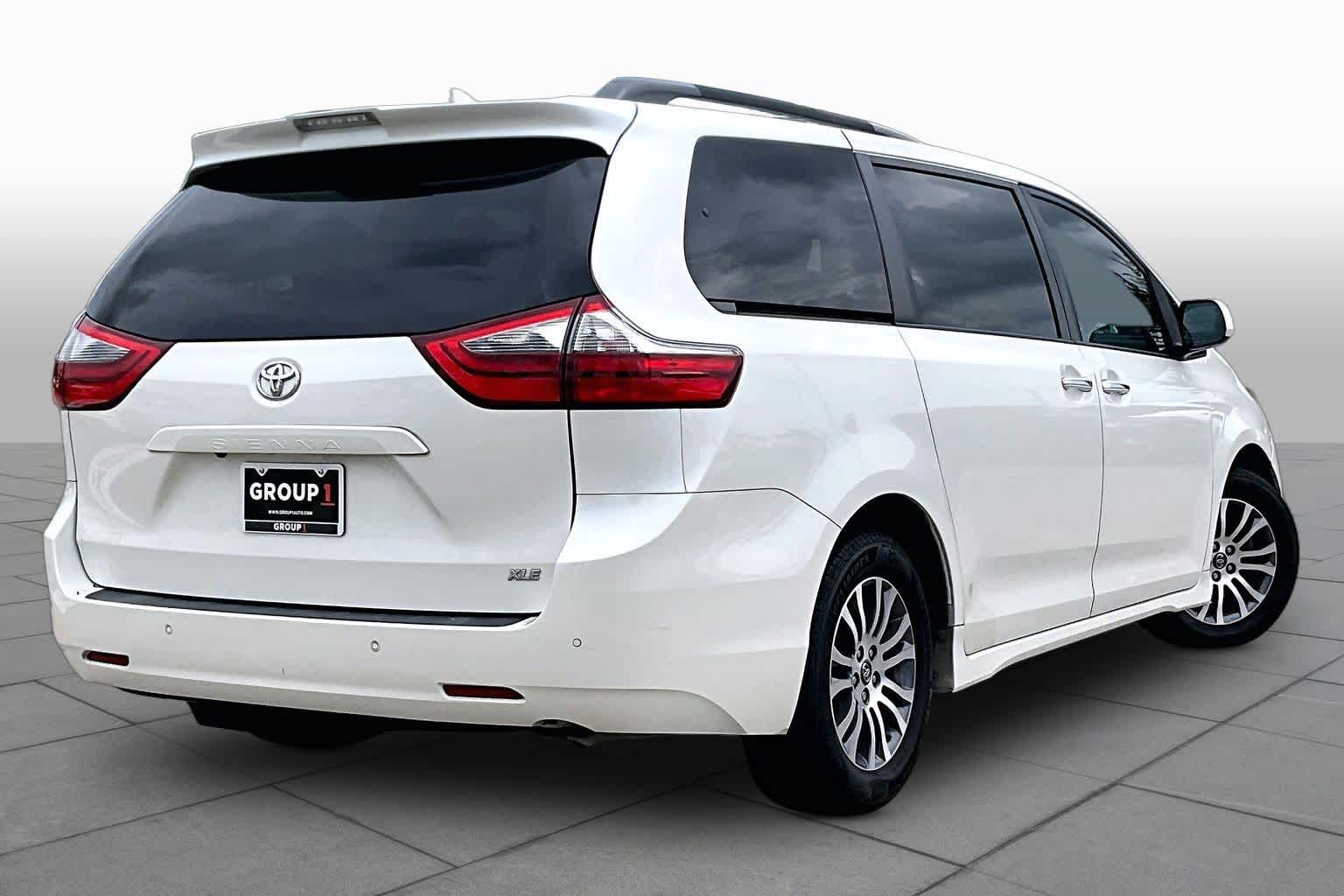 2020 Toyota Sienna XLE Premium Blizzard Pearl at AutoNation USA Katy