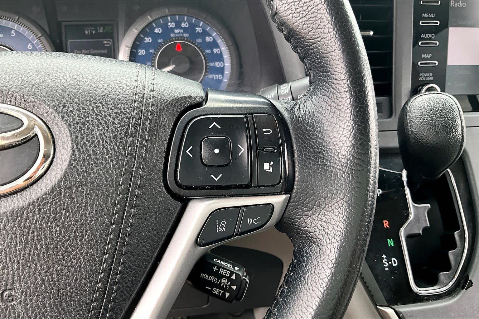 2020 Toyota Sienna XLE Premium Blizzard Pearl at AutoNation USA Katy