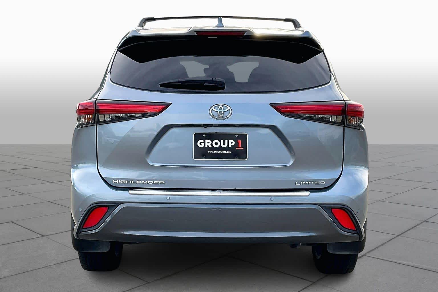 2021 Toyota Highlander Limited Moon Dust at AutoNation Toyota Gulf Fwy