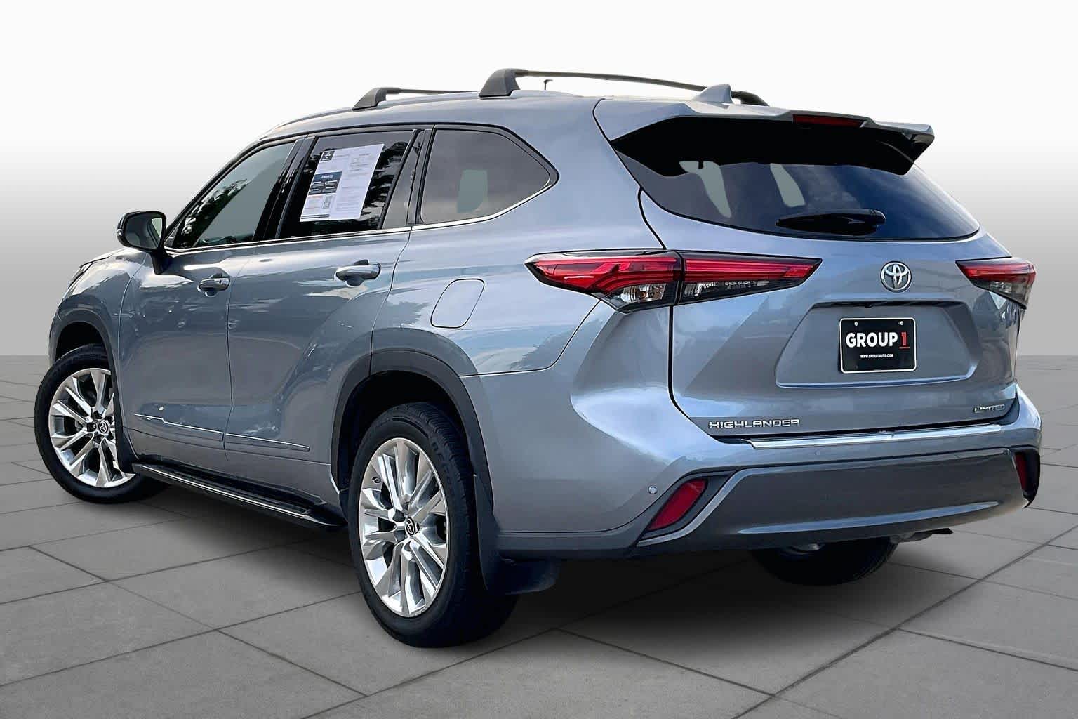 2021 Toyota Highlander Limited Moon Dust at AutoNation Toyota Gulf Fwy