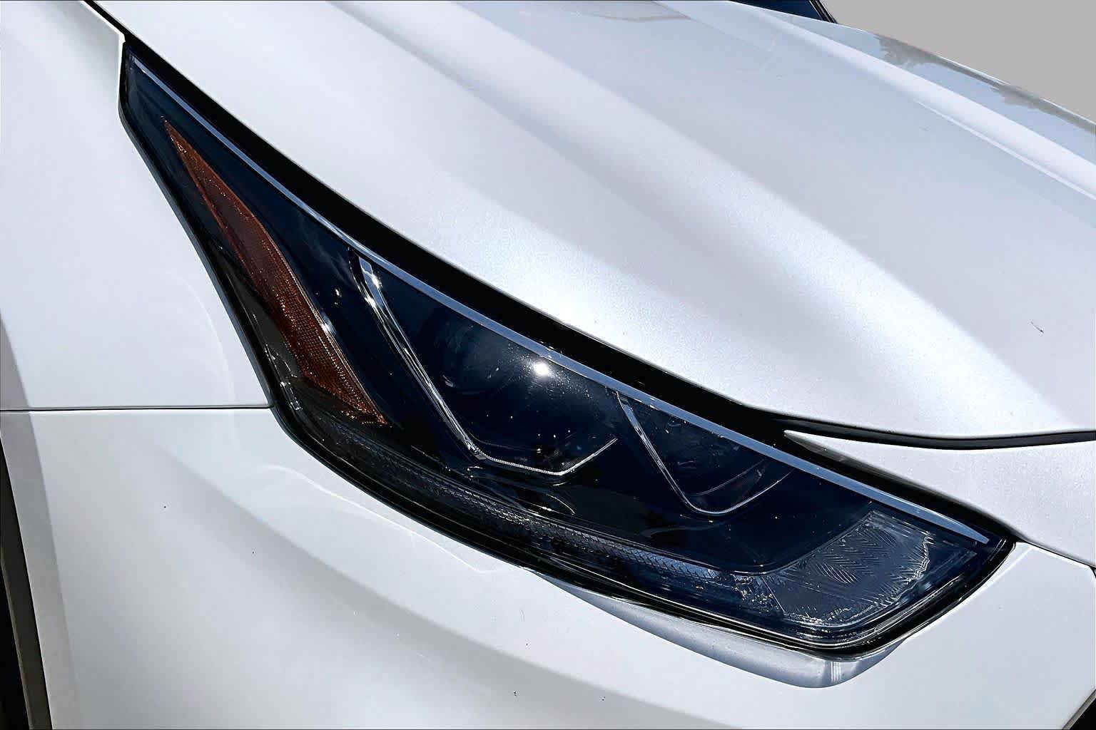 2021 Toyota Highlander Limited Blizzard Pearl at Group 1 Toyota Southwest