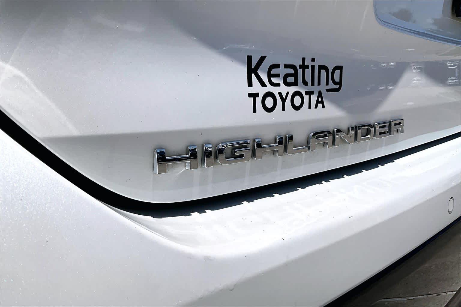 2021 Toyota Highlander Limited Blizzard Pearl at Group 1 Toyota Southwest