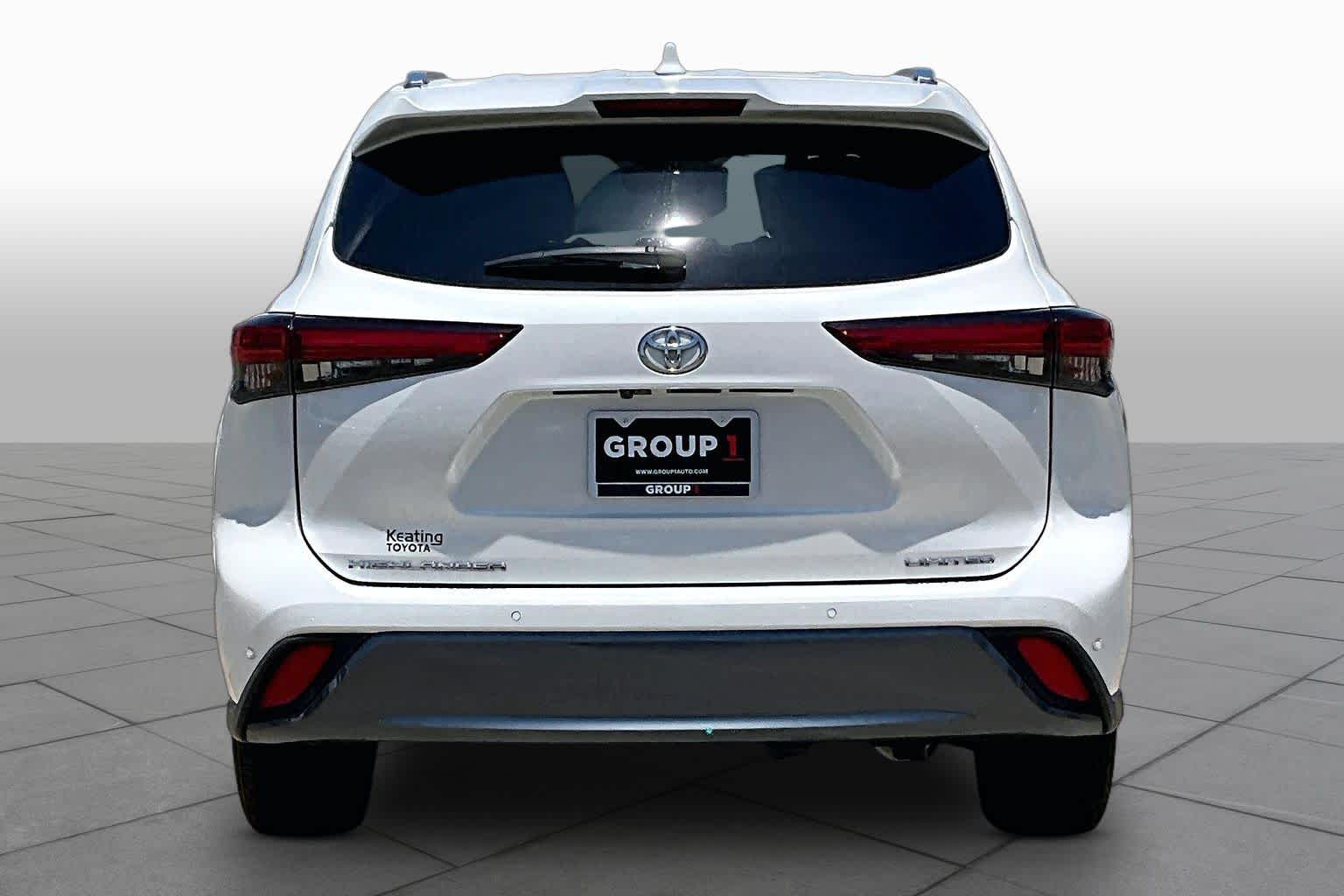 2021 Toyota Highlander Limited Blizzard Pearl at Group 1 Toyota Southwest