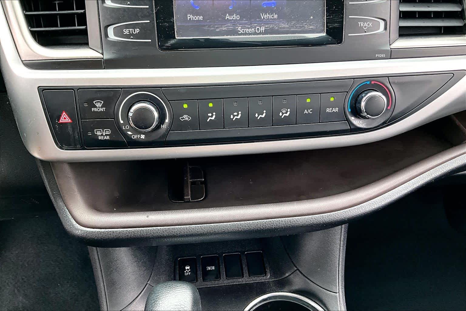 2016 Toyota Highlander LE Silver Sky Metallic at AutoNation Toyota Gulf Fwy