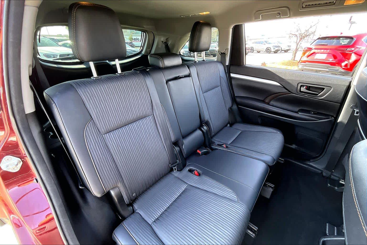 2016 Toyota Highlander LE Plus Ooh La La Rouge Mica at AutoNation USA Houston