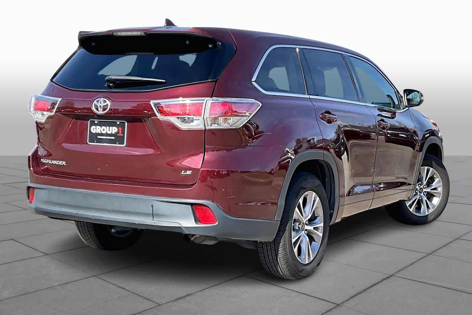 2016 Toyota Highlander LE Plus Ooh La La Rouge Mica at AutoNation USA Houston