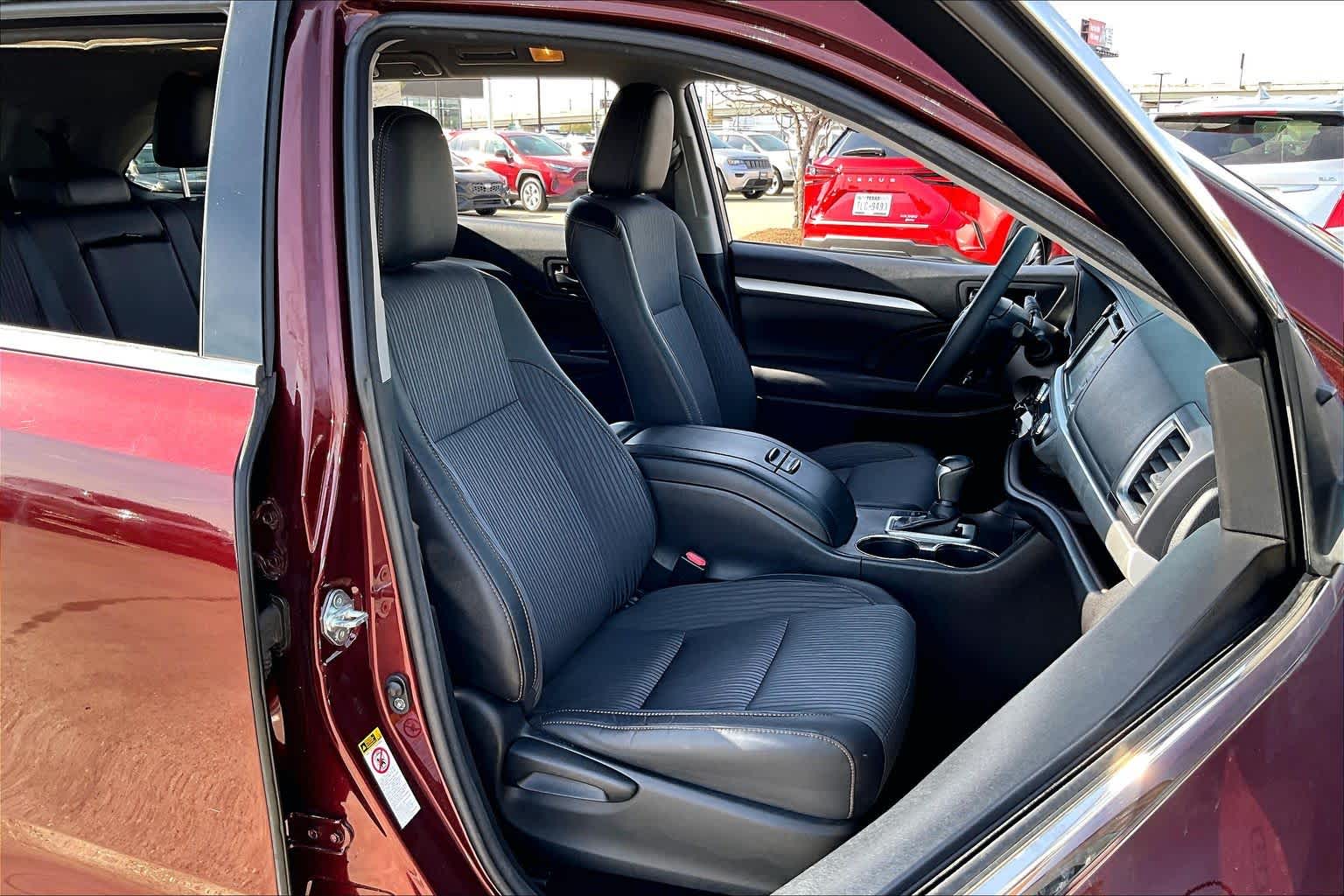 2016 Toyota Highlander LE Plus Ooh La La Rouge Mica at AutoNation USA Houston