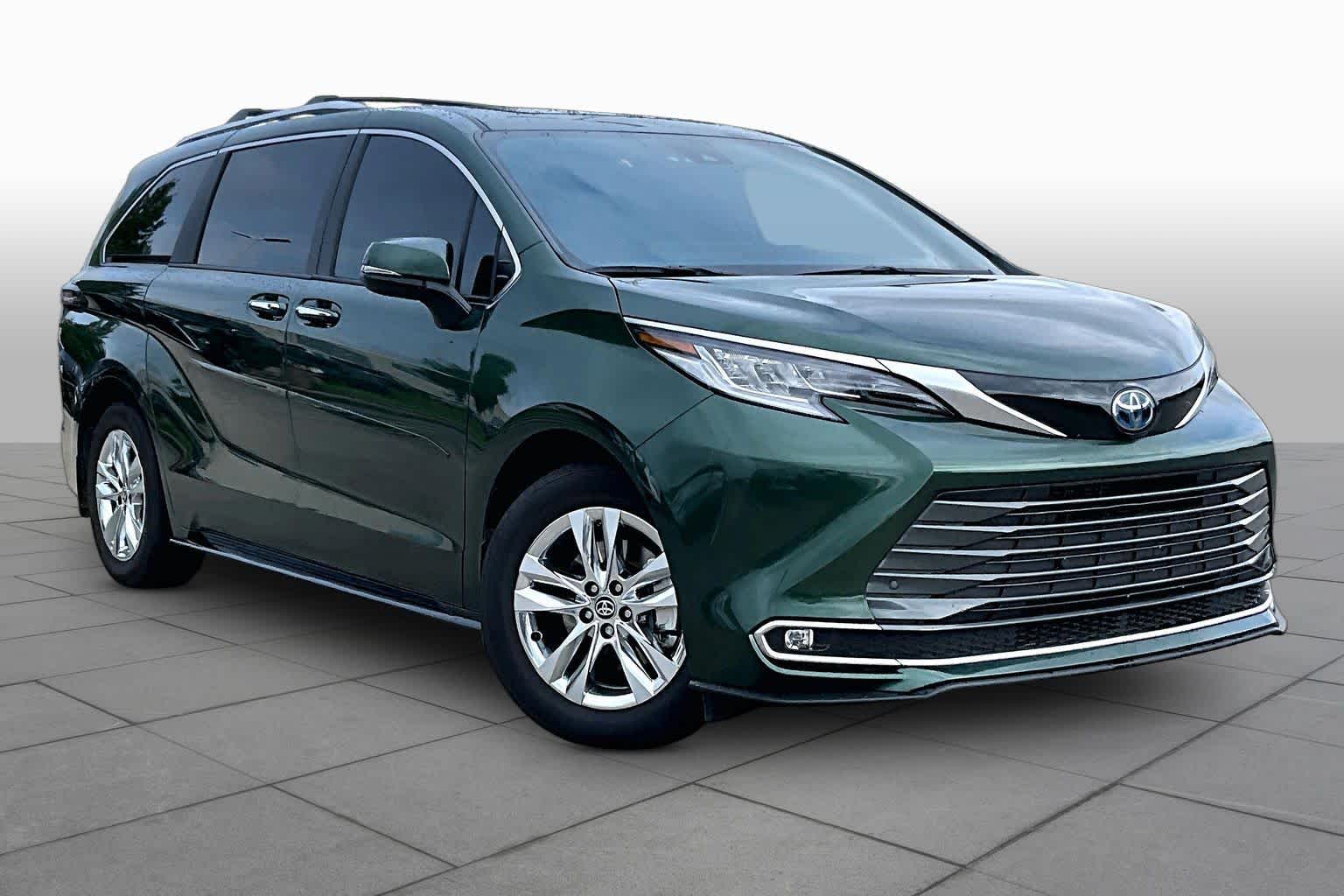 2025 Toyota Sienna Limited Cypress at Group 1 Toyota Southwest