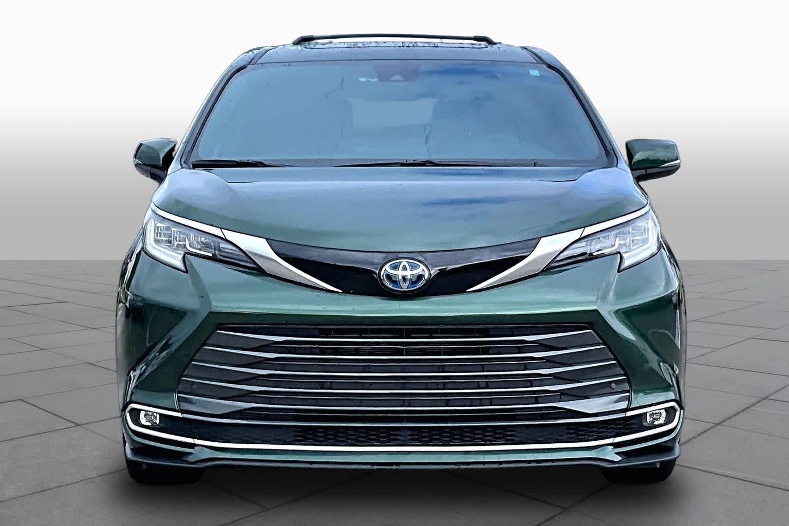 2025 Toyota Sienna Limited Cypress at Group 1 Toyota Southwest