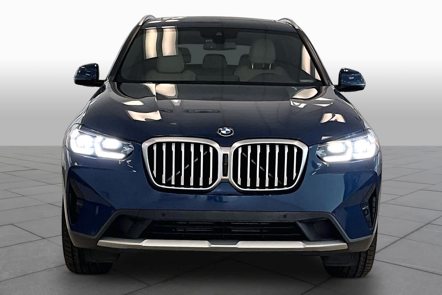 2023 BMW X3 xDrive30i photo 3 of 31