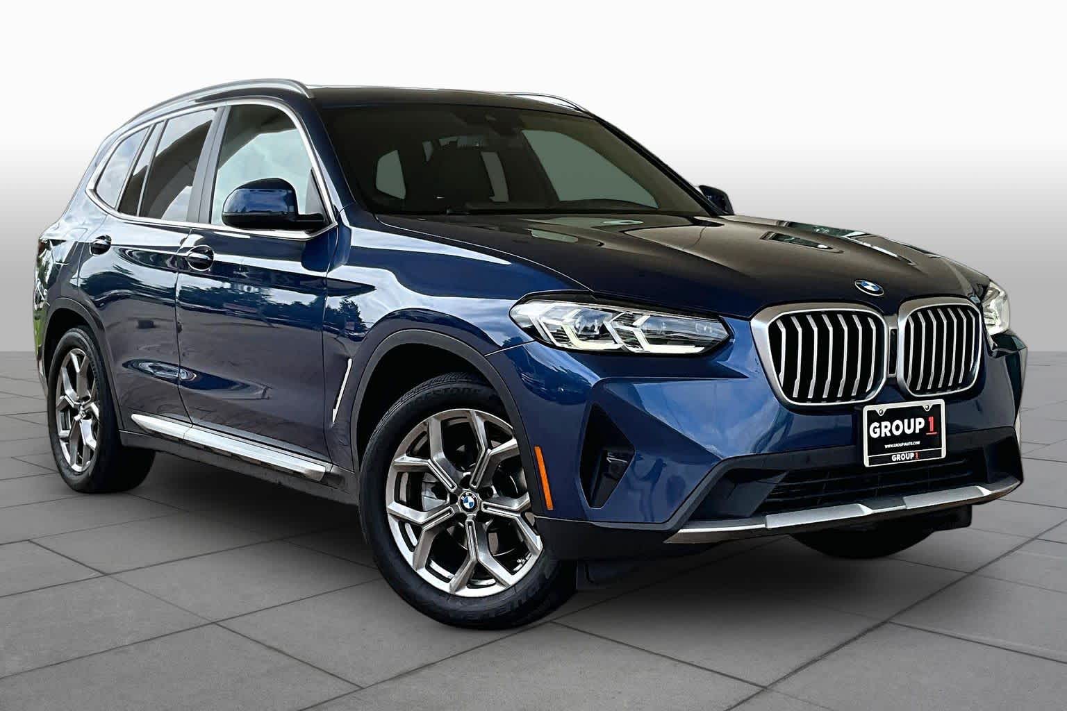 2022 BMW X3 xDrive30i photo 3 of 35