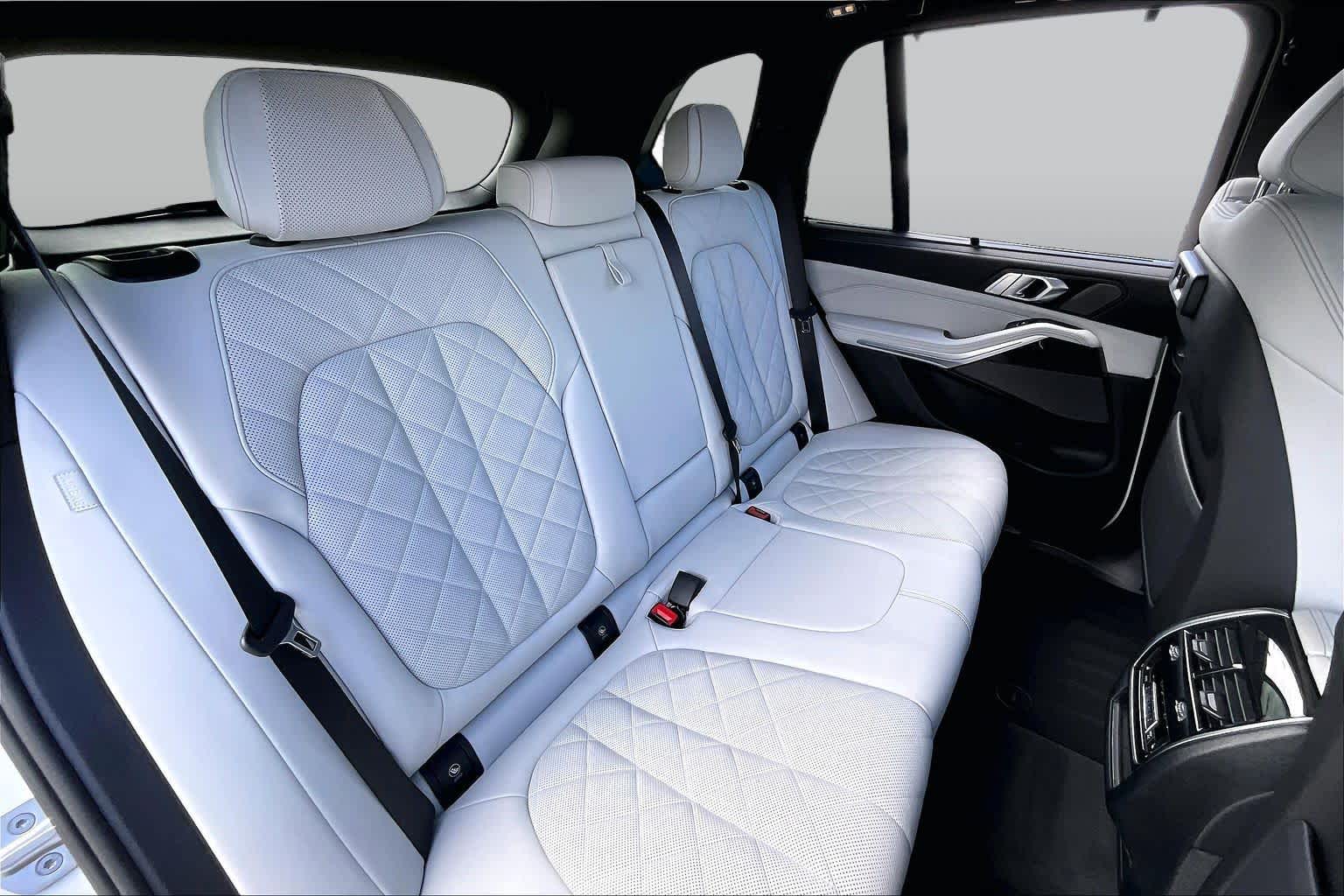 2023 BMW X5 xDrive40i xDrive40i Alpine White at Beck & Masten Kia
