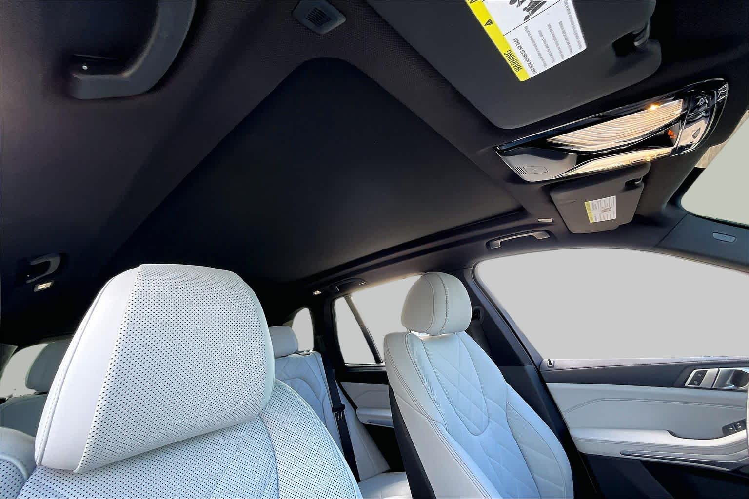 2023 BMW X5 xDrive40i xDrive40i Alpine White at Beck & Masten Kia
