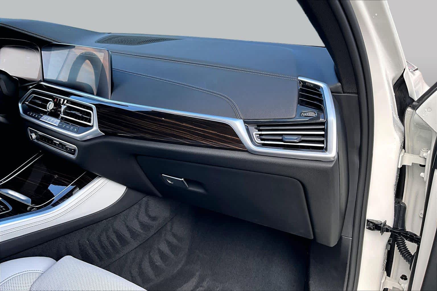 2023 BMW X5 xDrive40i xDrive40i Alpine White at Beck & Masten Kia