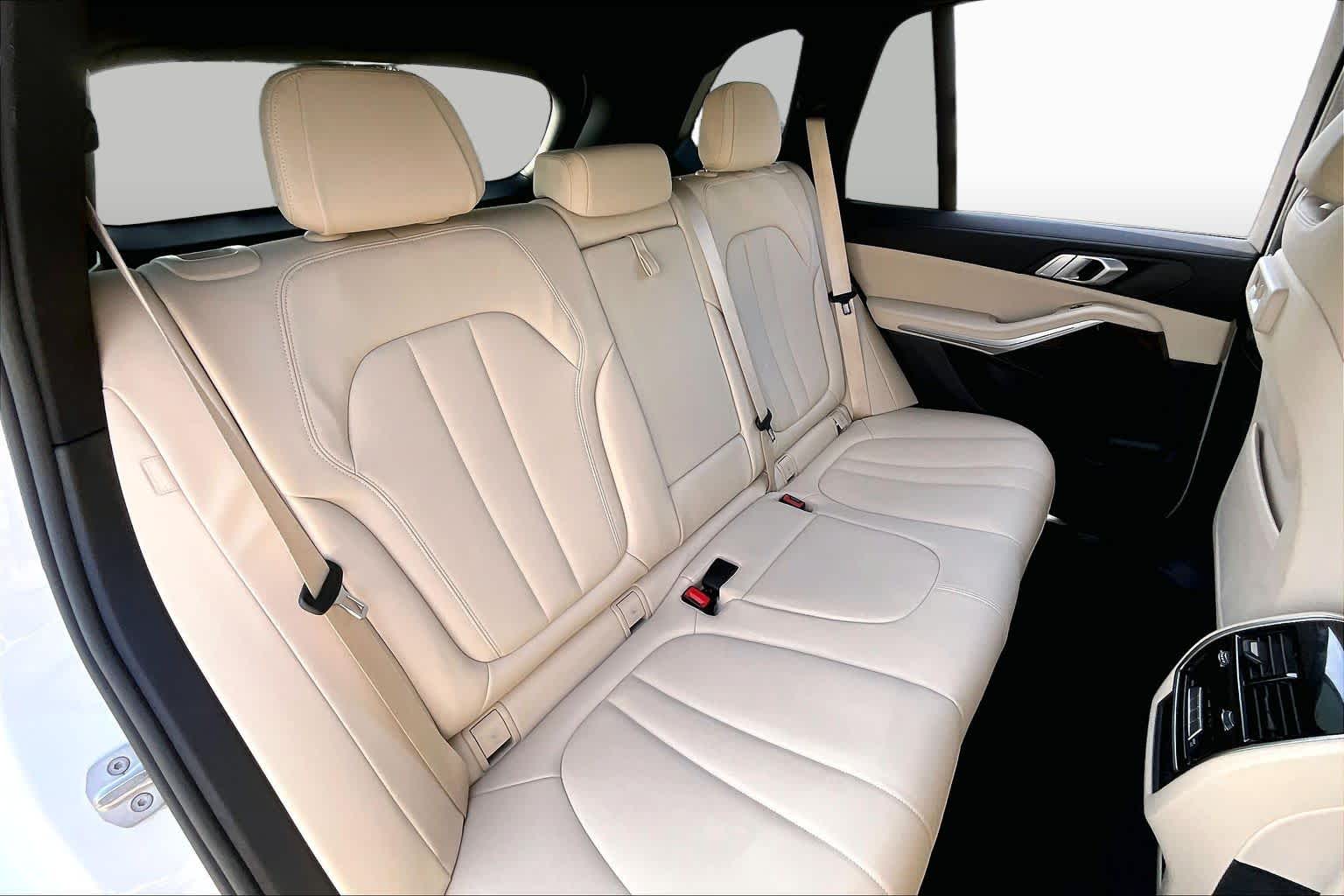 2019 BMW X5 xDrive40i xDrive40i Mineral White Metallic at Beck & Masten Kia