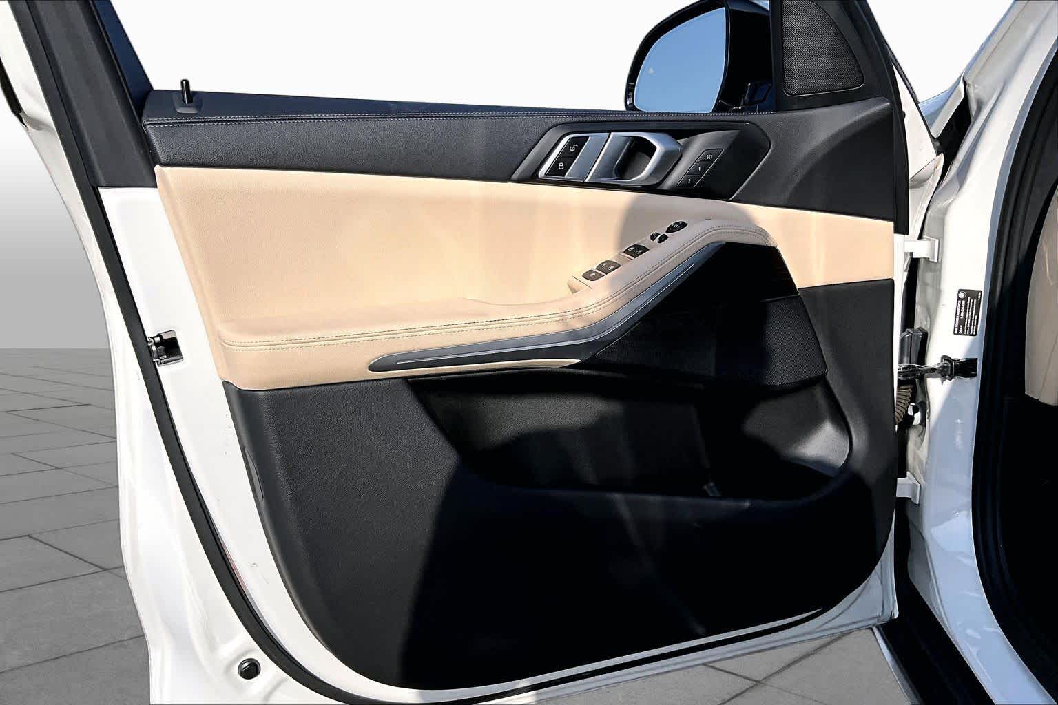 2019 BMW X5 xDrive40i xDrive40i Mineral White Metallic at Beck & Masten Kia