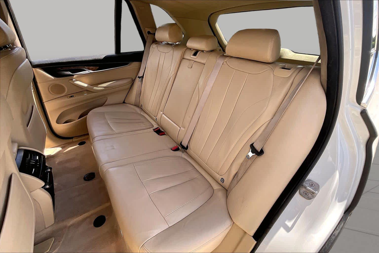 2015 BMW X5 sDrive35i sDrive35i Alpine White at Beck & Masten Kia