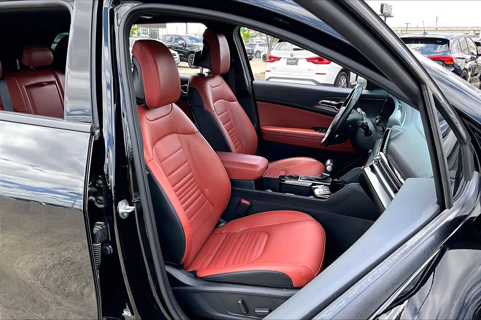 2024 Kia Sportage SX-Prestige Ebony Black at Westside Kia