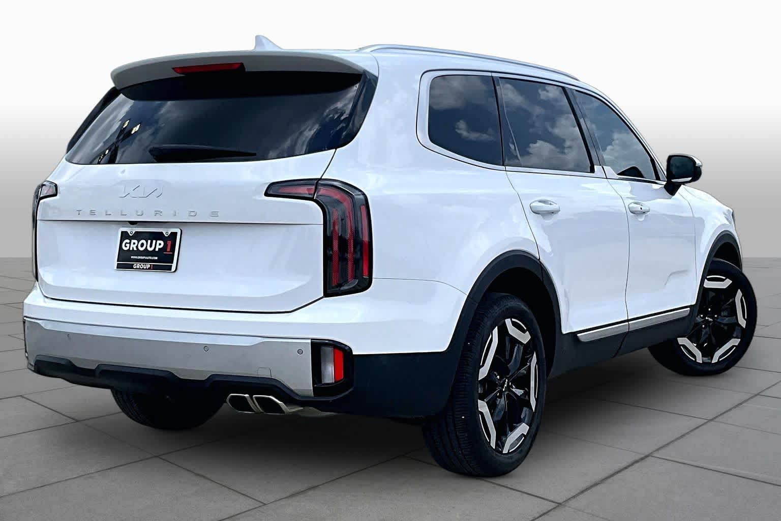 2024 Kia Telluride EX Glacial White Pearl at Friendly Ford Crosby