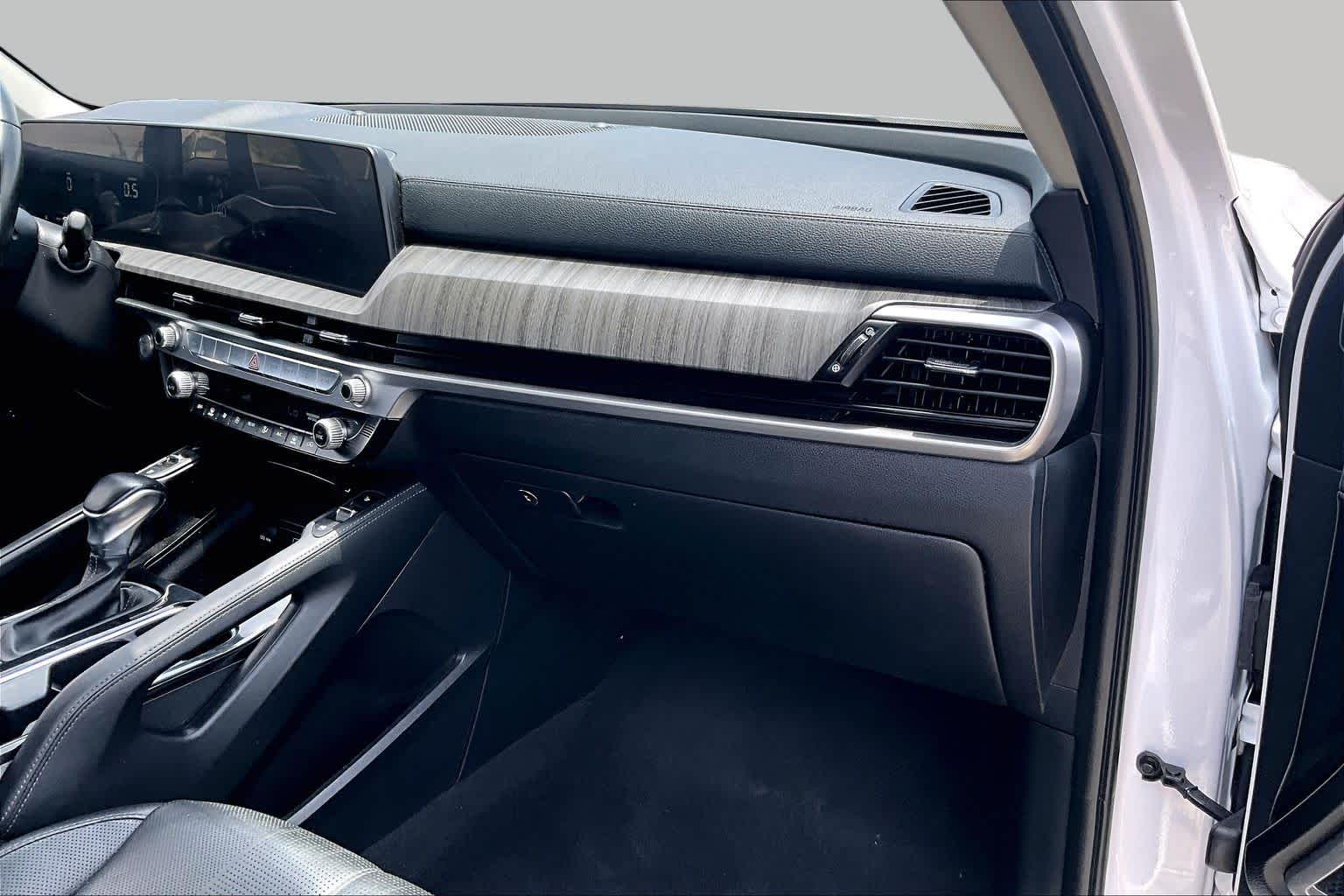 2024 Kia Telluride EX Glacial White Pearl at Friendly Ford Crosby