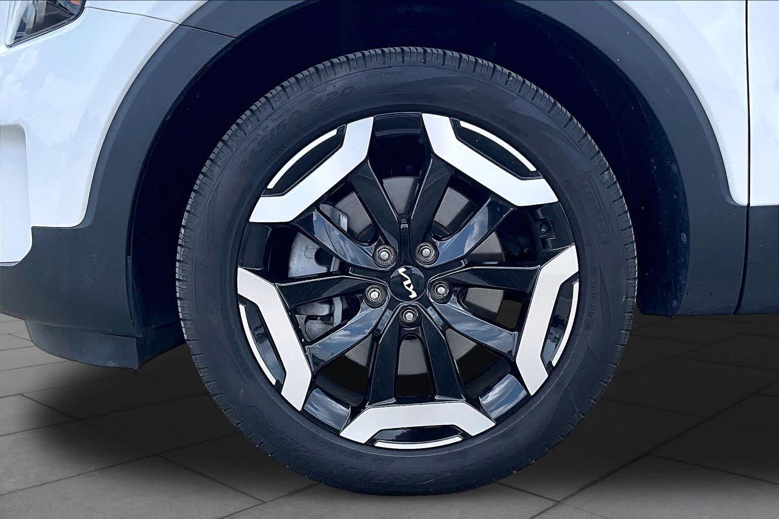 2024 Kia Telluride EX Glacial White Pearl at Friendly Ford Crosby