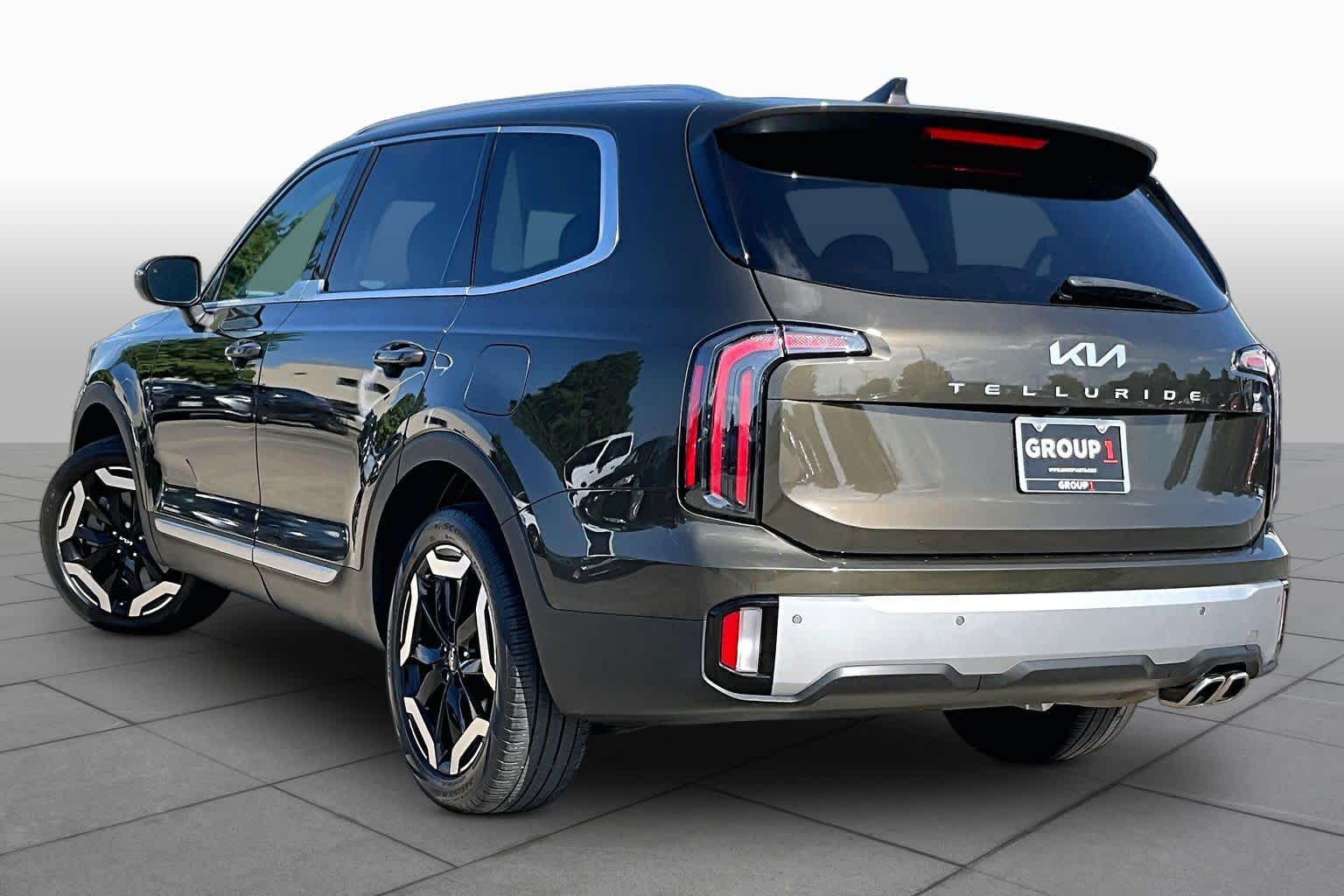 2023 Kia Telluride EX Dark Moss at Friendly Ford Crosby