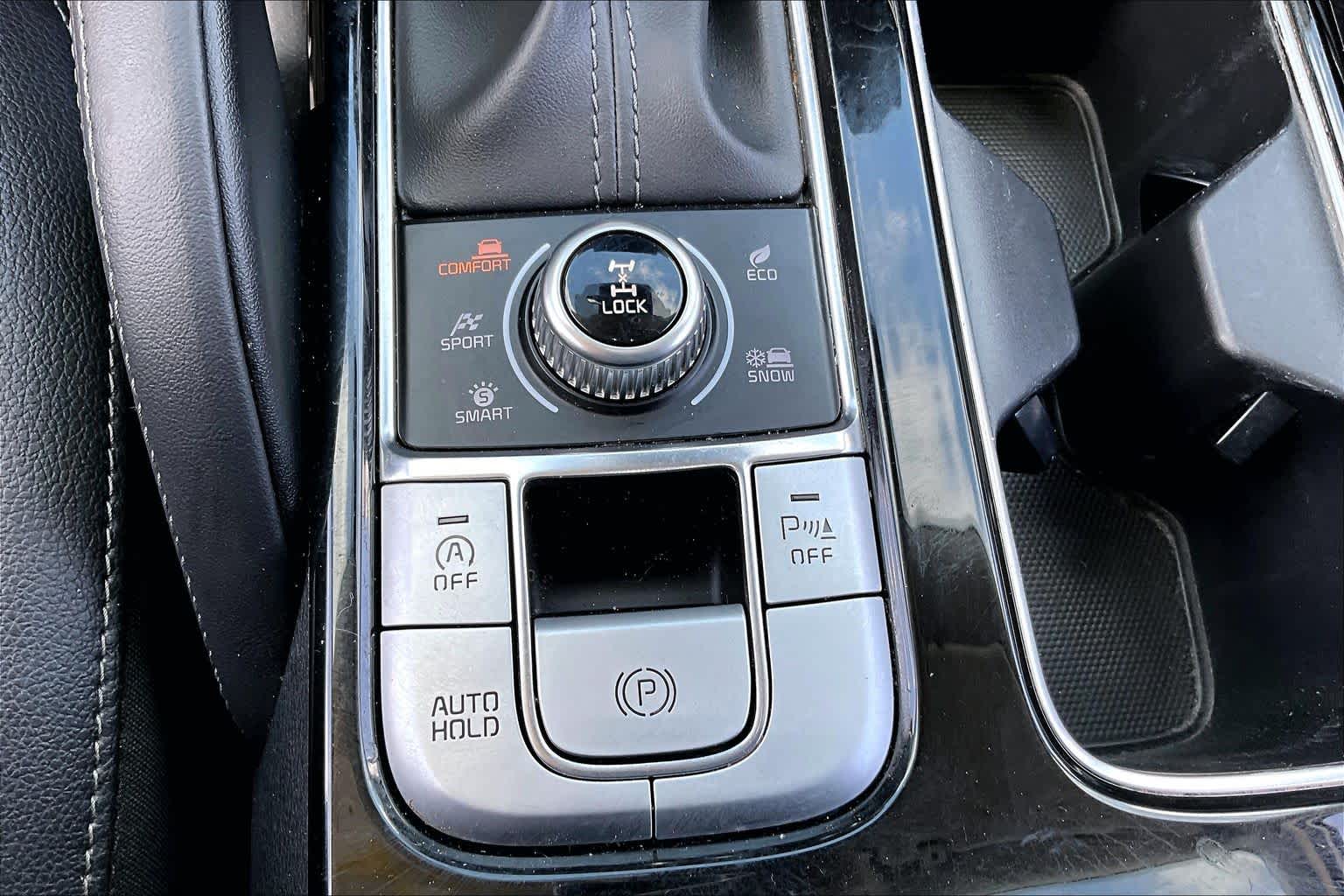 2022 Kia Telluride EX Glacial White Pearl at Westside Kia