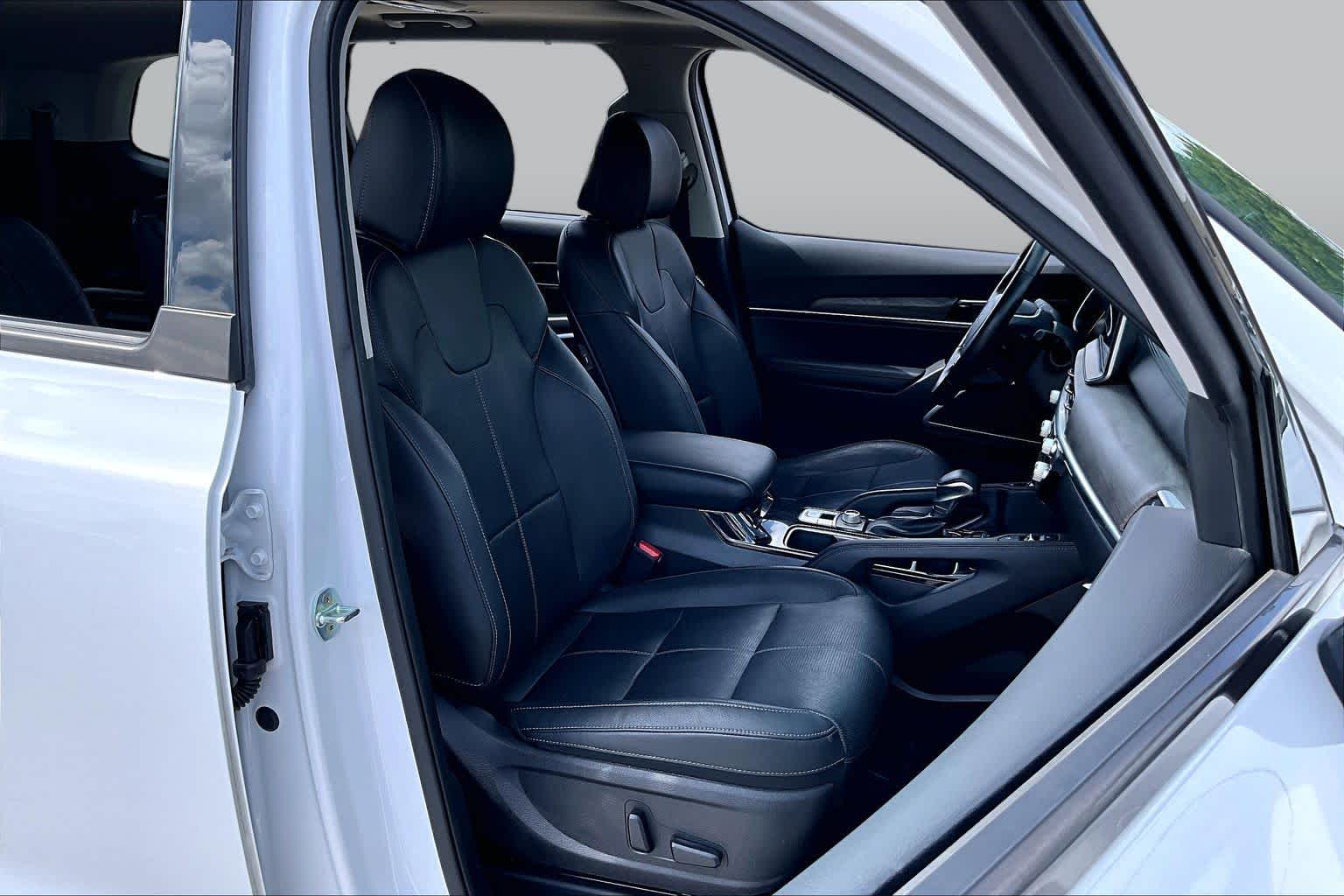 2022 Kia Telluride EX Glacial White Pearl at Westside Kia